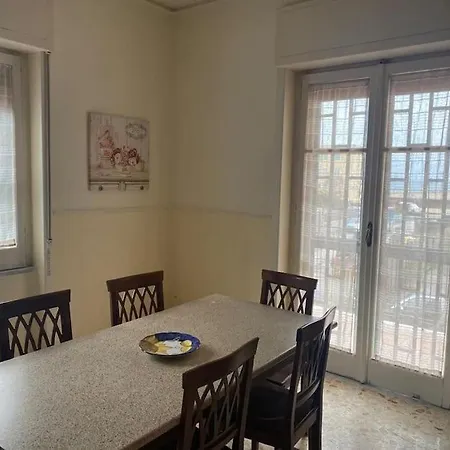 Spacious Apartman Torre del Greco